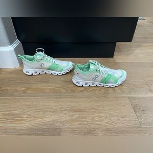 On CloudX shift women’s size 10.5